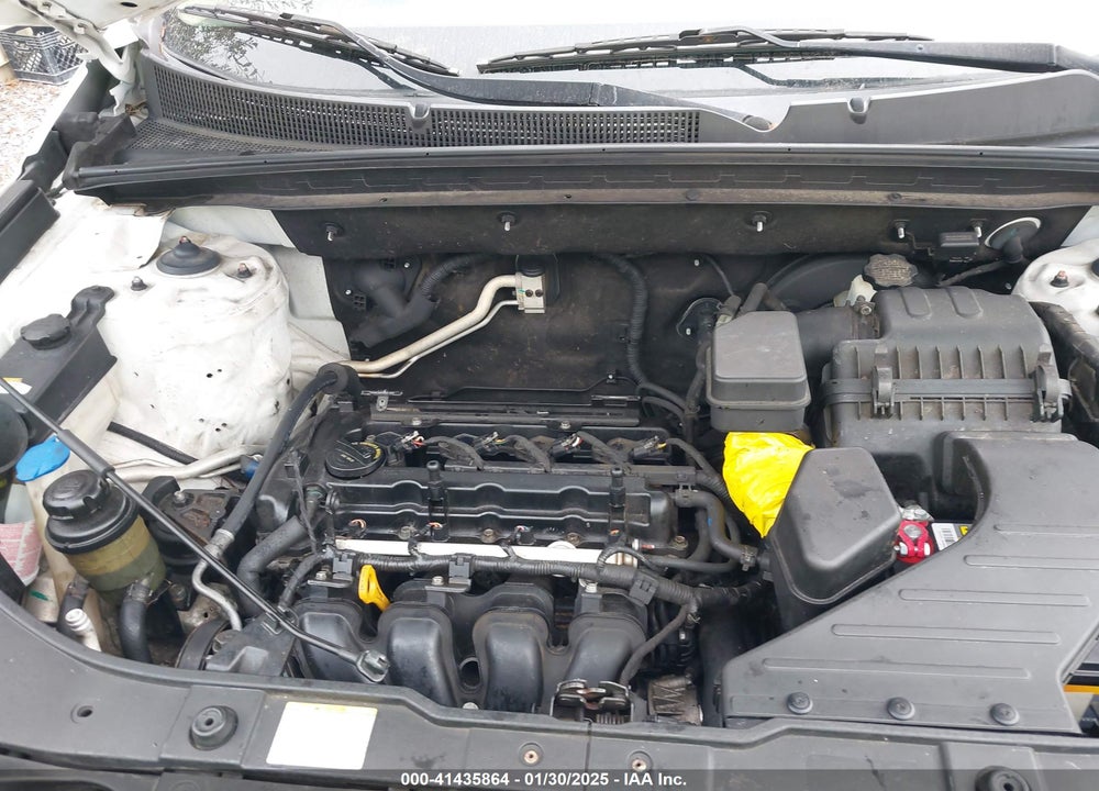 2011 KIA SORENTO LX VIN: 5XYKT3A18BG013651