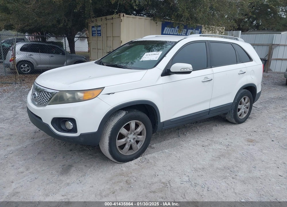 2011 KIA SORENTO LX VIN: 5XYKT3A18BG013651
