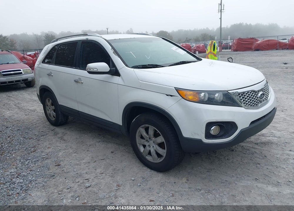 2011 KIA SORENTO LX VIN: 5XYKT3A18BG013651