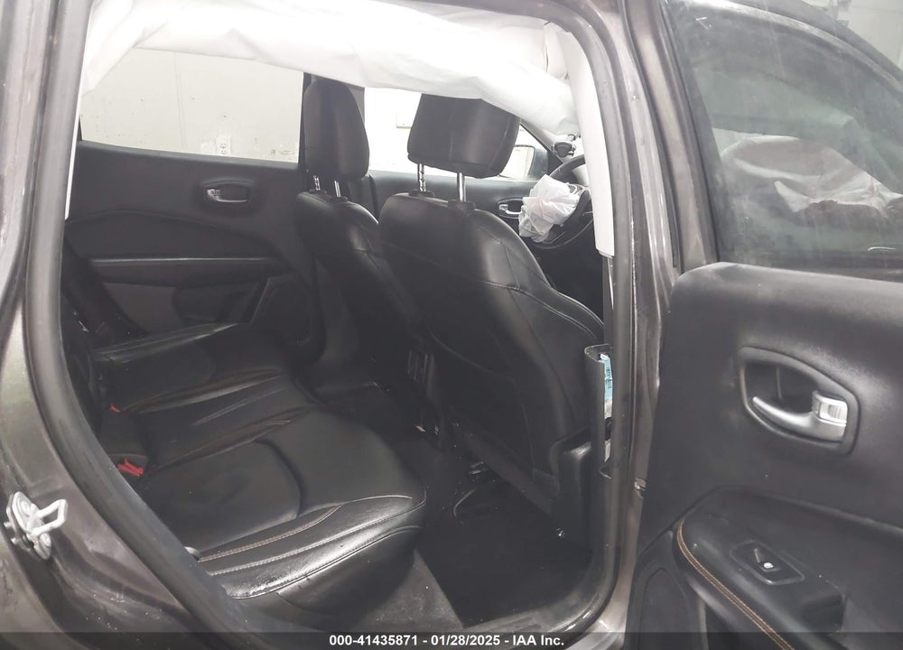 2018 JEEP COMPASS VIN: 3C4NJDCB2JT393818