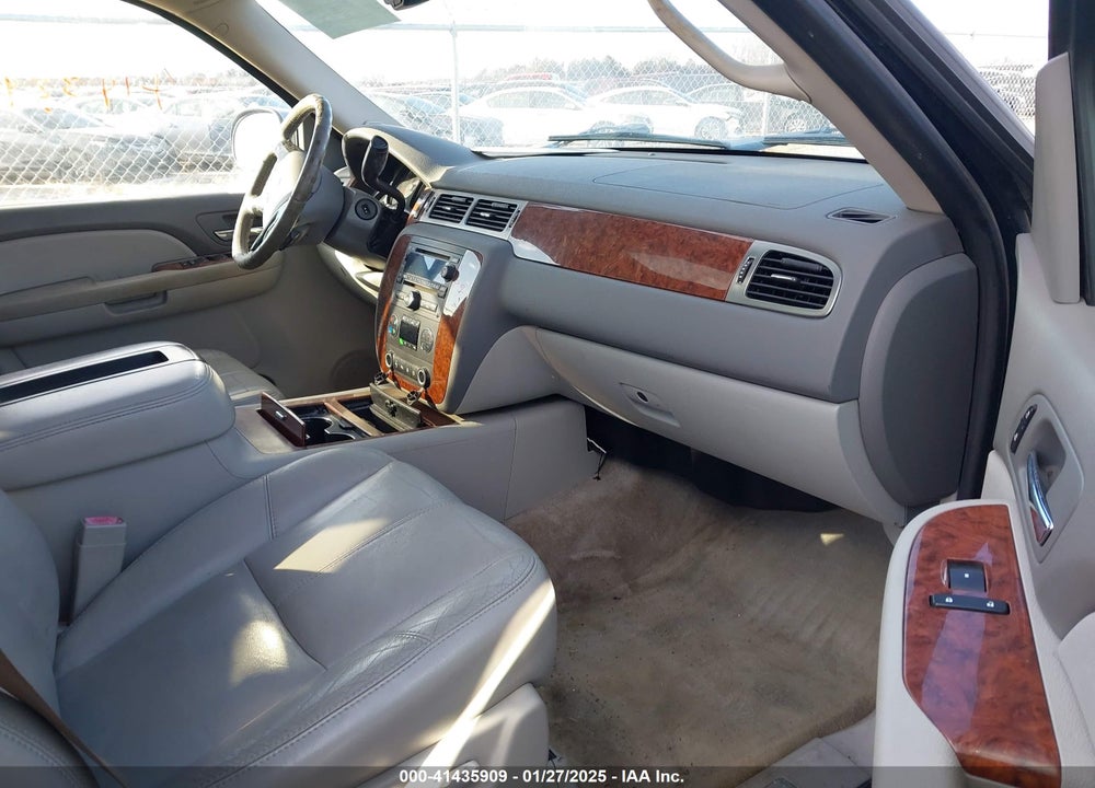 2007 CHEVROLET TAHOE LTZ VIN: 1GNFK13047J374502