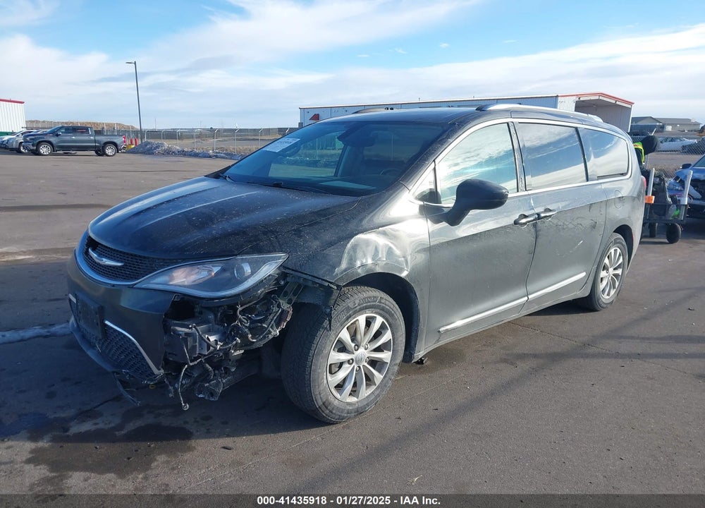 2018 CHRYSLER PACIFICA TOURING L VIN: 2C4RC1BG7JR322639