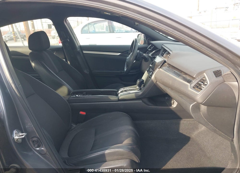 2019 HONDA CIVIC VIN: 2HGFC2F84KH530157