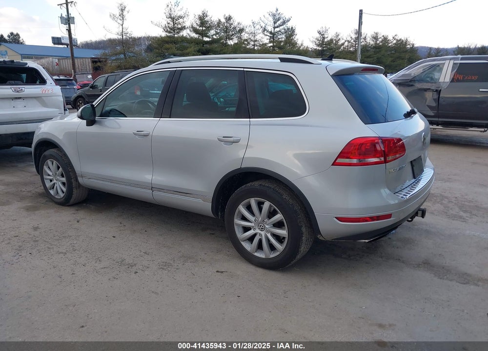 2011 VOLKSWAGEN TOUAREG VR6 SPORT VIN: WVGFF9BP9BD000738