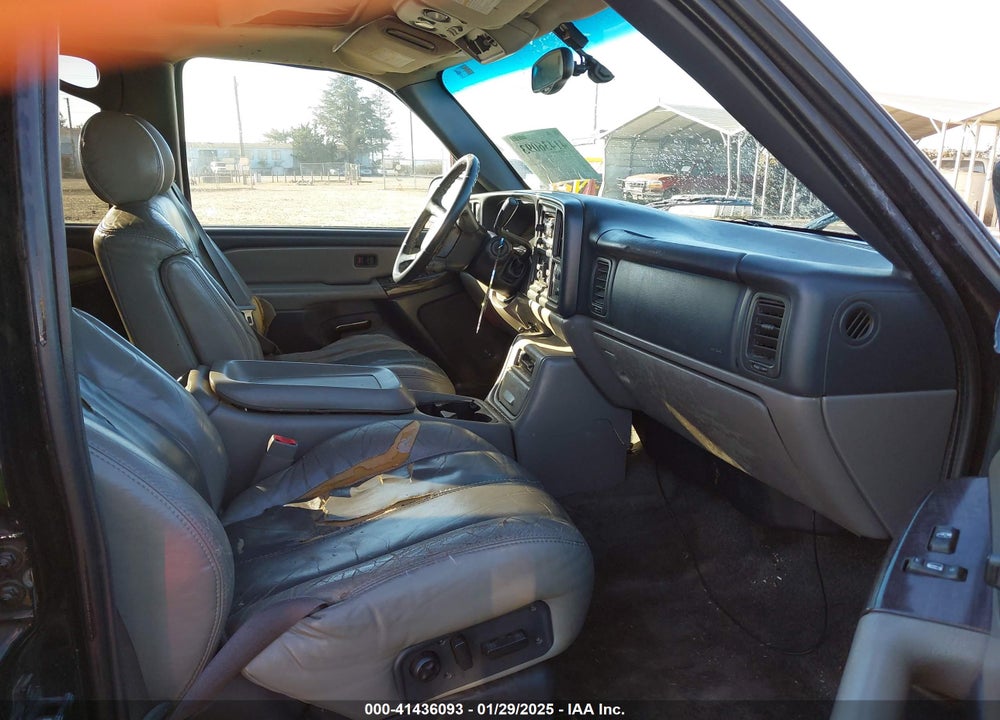 2001 CHEVROLET TAHOE LS VIN: 1GNEC13T81R141783