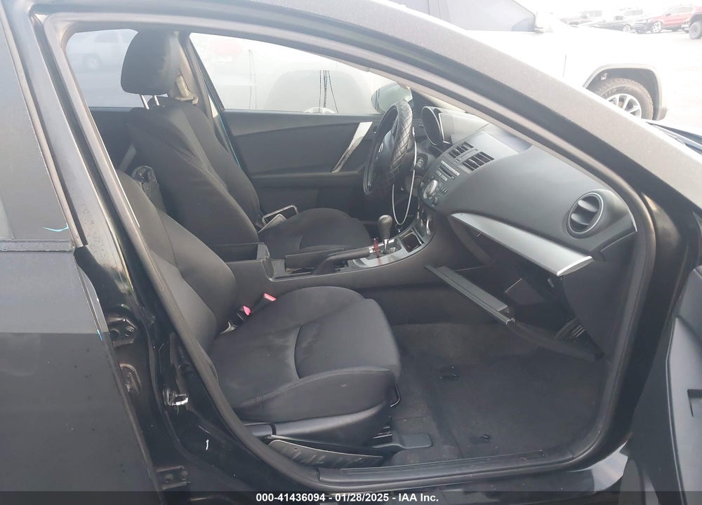 2011 MAZDA MAZDA3 VIN: JM1BL1K64B1372168