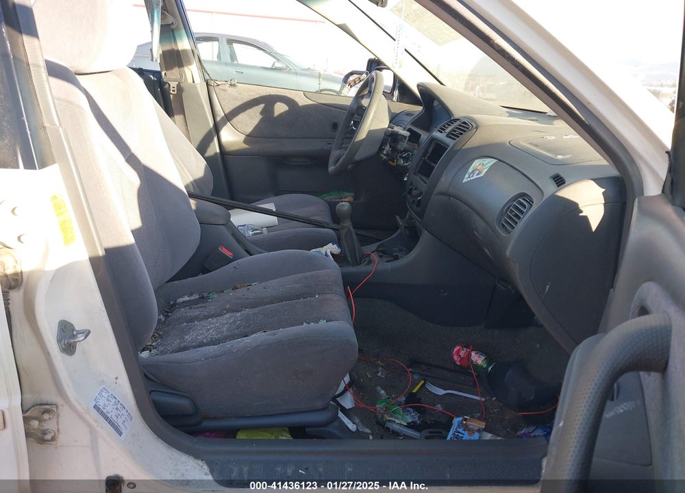 2000 MAZDA PROTEGE ES VIN: JM1BJ2237Y0290127