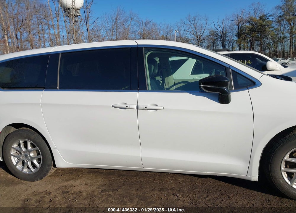 2024 CHRYSLER PACIFICA TOURING L VIN: 2C4RC1BG1RR106264