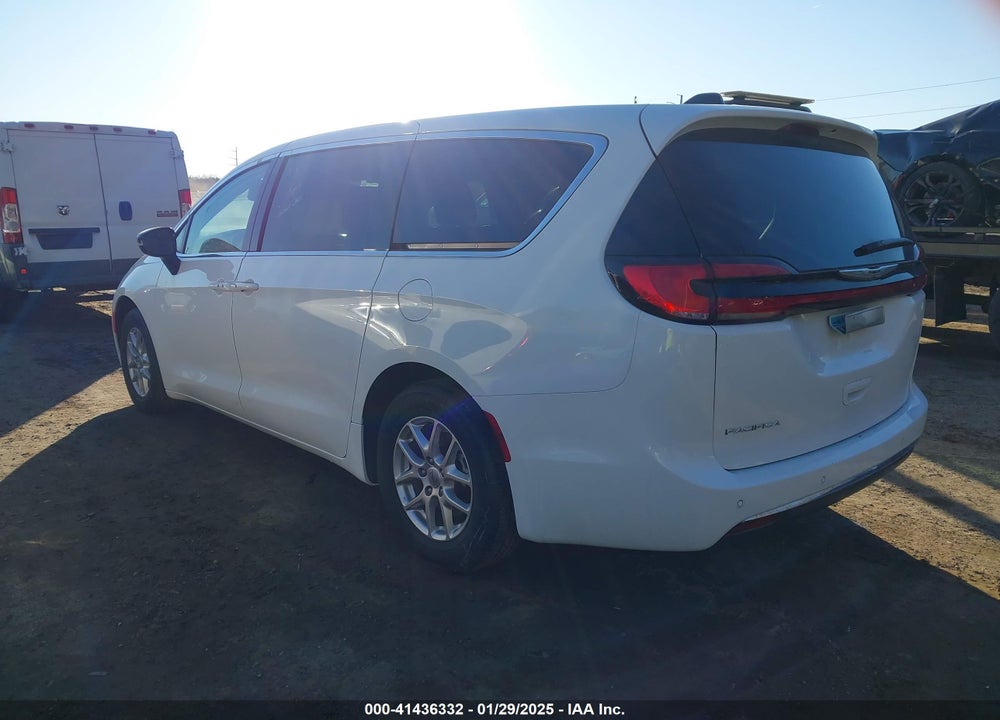 2024 CHRYSLER PACIFICA TOURING L VIN: 2C4RC1BG1RR106264