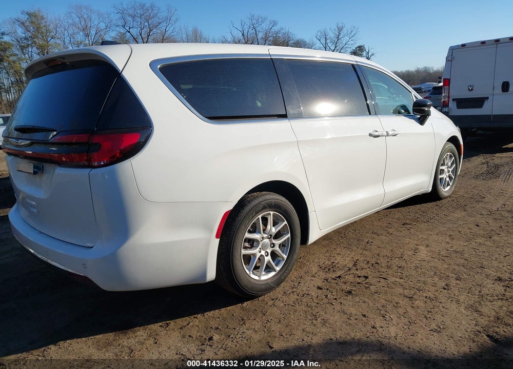 2024 CHRYSLER PACIFICA TOURING L VIN: 2C4RC1BG1RR106264