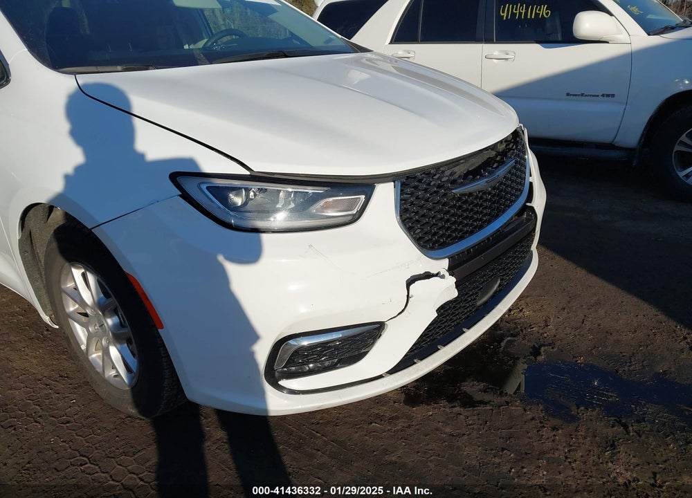 2024 CHRYSLER PACIFICA TOURING L VIN: 2C4RC1BG1RR106264