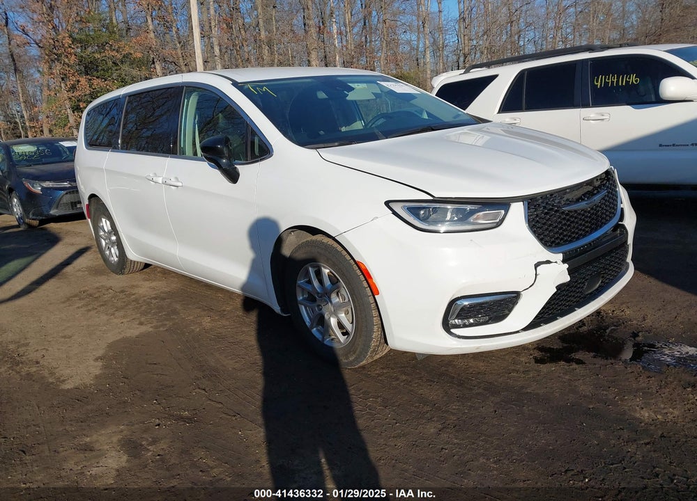2024 CHRYSLER PACIFICA TOURING L VIN: 2C4RC1BG1RR106264