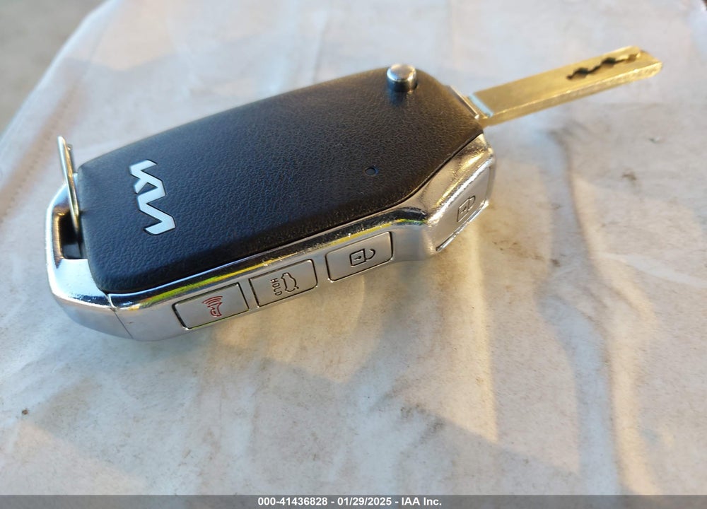 2022 KIA K5 VIN: 5XXG24J2XNG083460