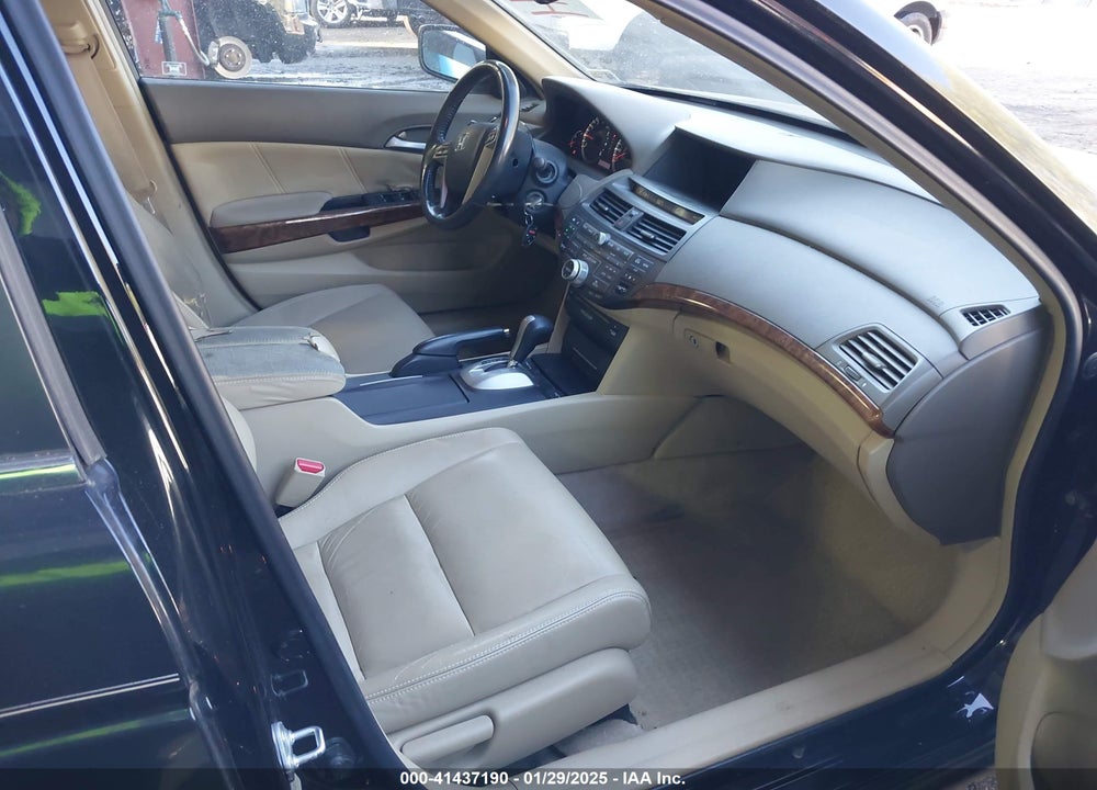 2008 HONDA ACCORD VIN: 1HGCP26808A155978