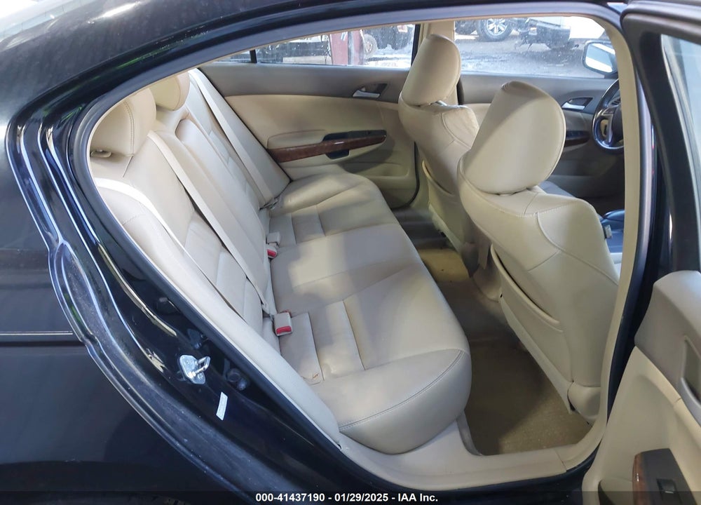 2008 HONDA ACCORD VIN: 1HGCP26808A155978