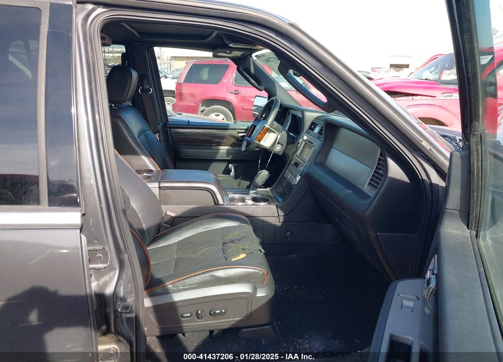 2007 LINCOLN NAVIGATOR ULTIMATE VIN: 5LMFU275X7LJ03665