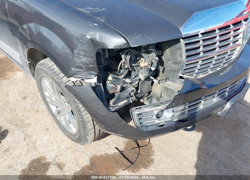 2007 LINCOLN NAVIGATOR ULTIMATE VIN: 5LMFU275X7LJ03665