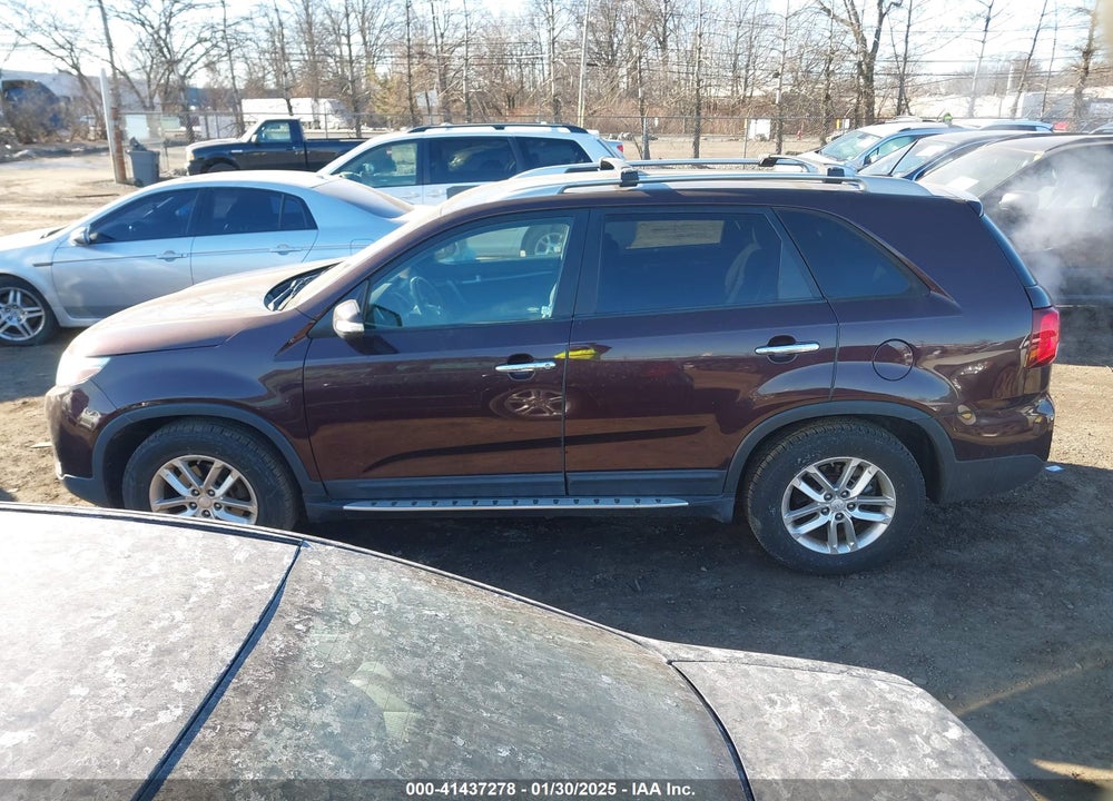 2015 KIA SORENTO LX VIN: 5XYKT4A67FG578934