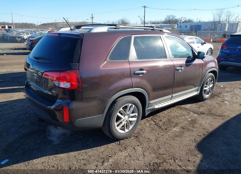 2015 KIA SORENTO LX VIN: 5XYKT4A67FG578934
