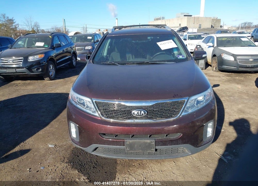 2015 KIA SORENTO LX VIN: 5XYKT4A67FG578934
