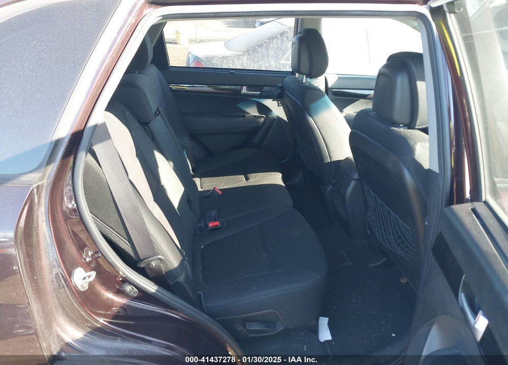 2015 KIA SORENTO LX VIN: 5XYKT4A67FG578934