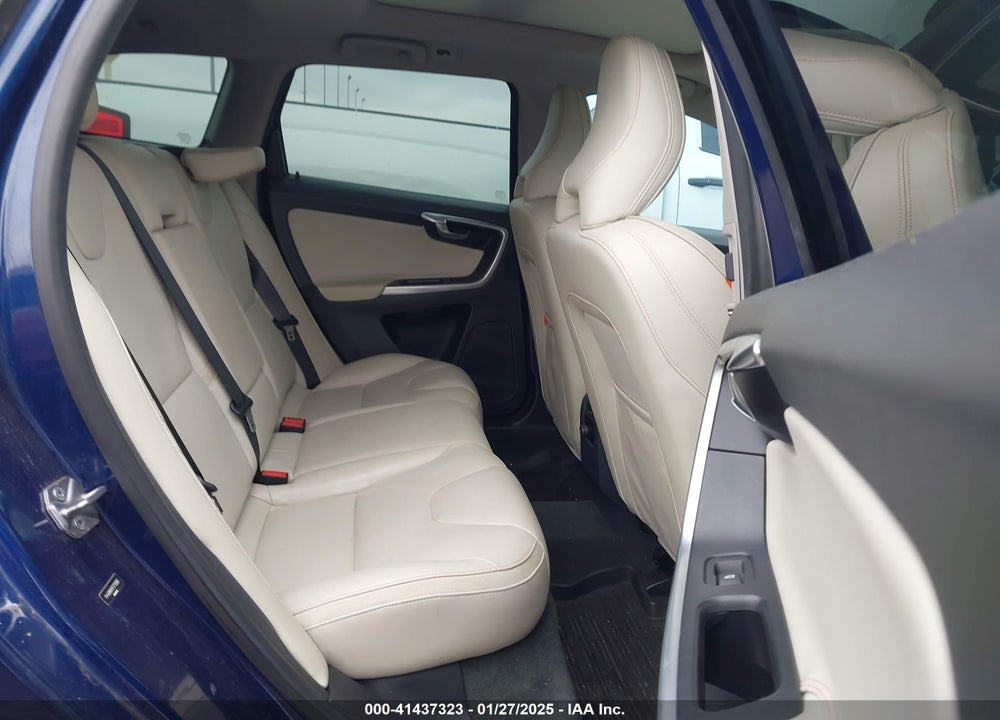 2015 VOLVO XC60 T6 PLATINUM VIN: YV449MDV5F2713068