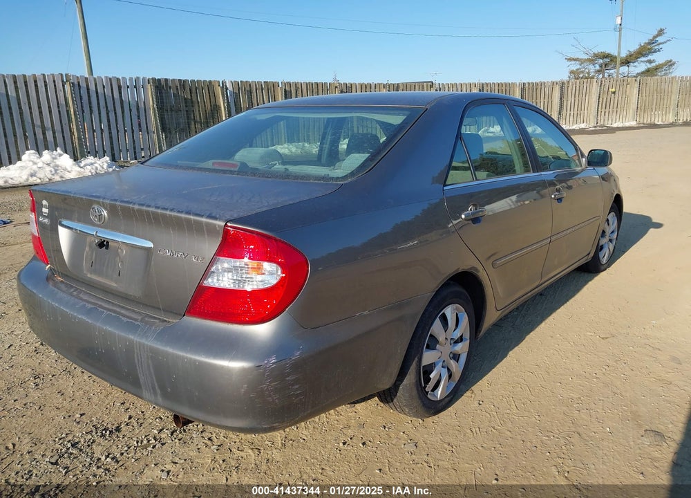 2002 TOYOTA CAMRY XLE VIN: 4T1BE32K32U581088