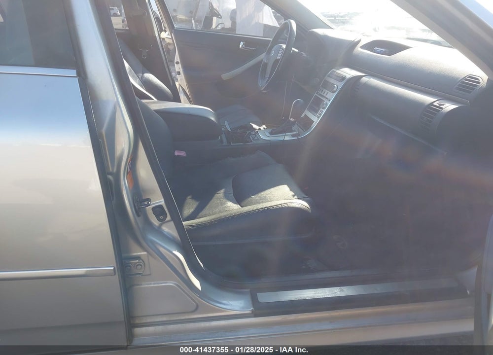 2005 INFINITI G35 VIN: JNKCV51E05M218282