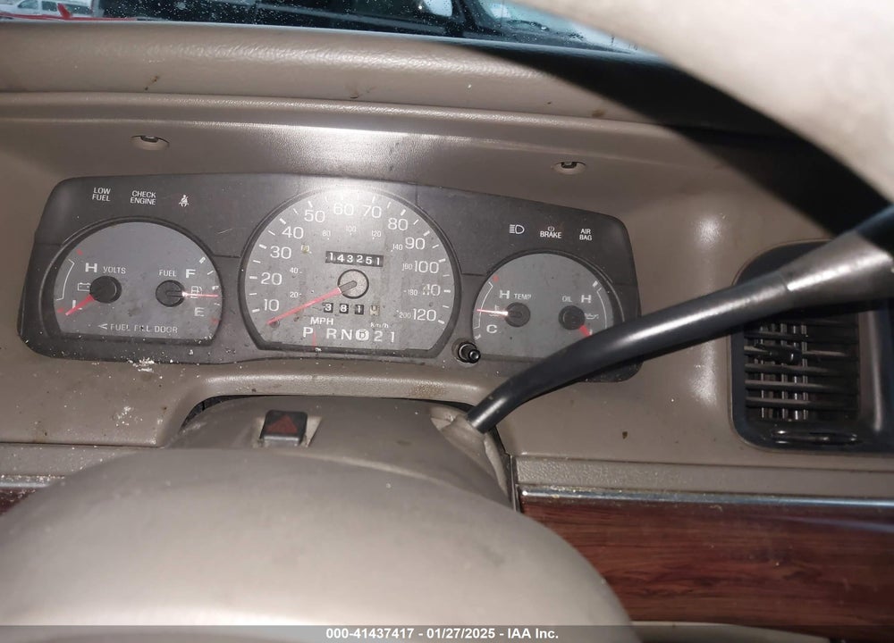 2003 MERCURY GRAND MARQUIS GS VIN: 2MEFM74W23X663046