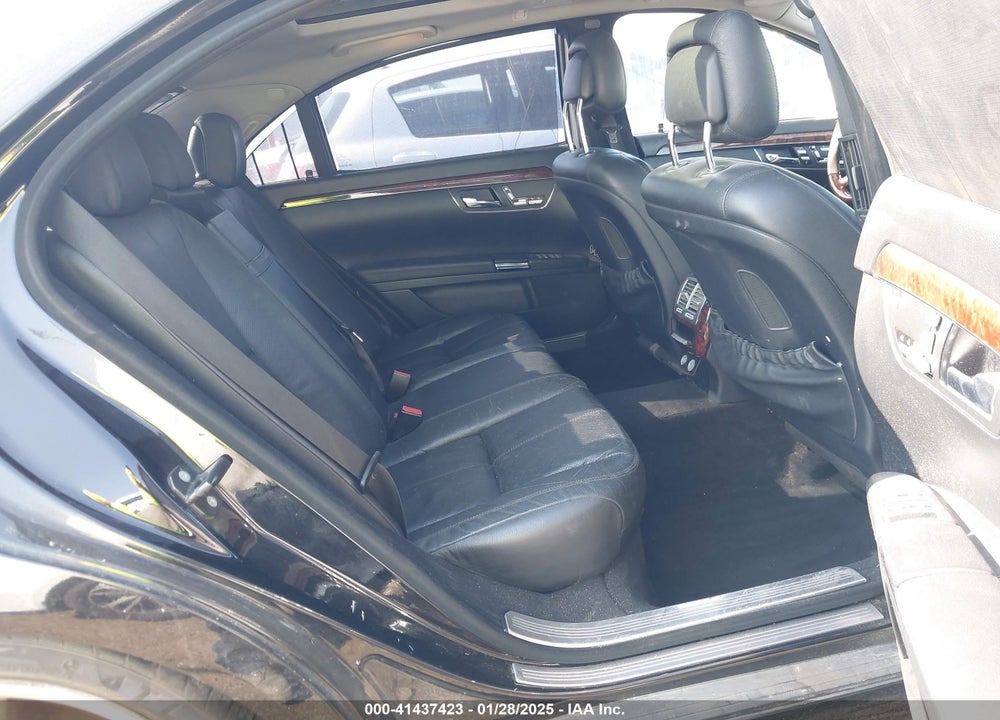 2008 MERCEDES-BENZ S 550 VIN: WDDNG71X68A192946