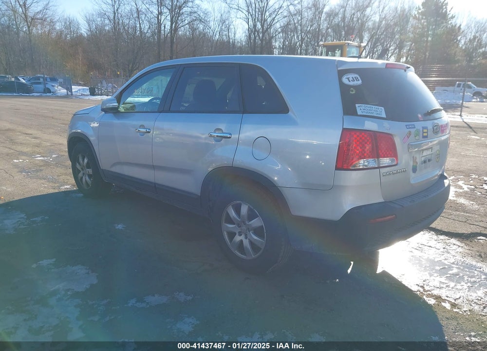 2012 KIA SORENTO LX VIN: 5XYKT3A18CG198253