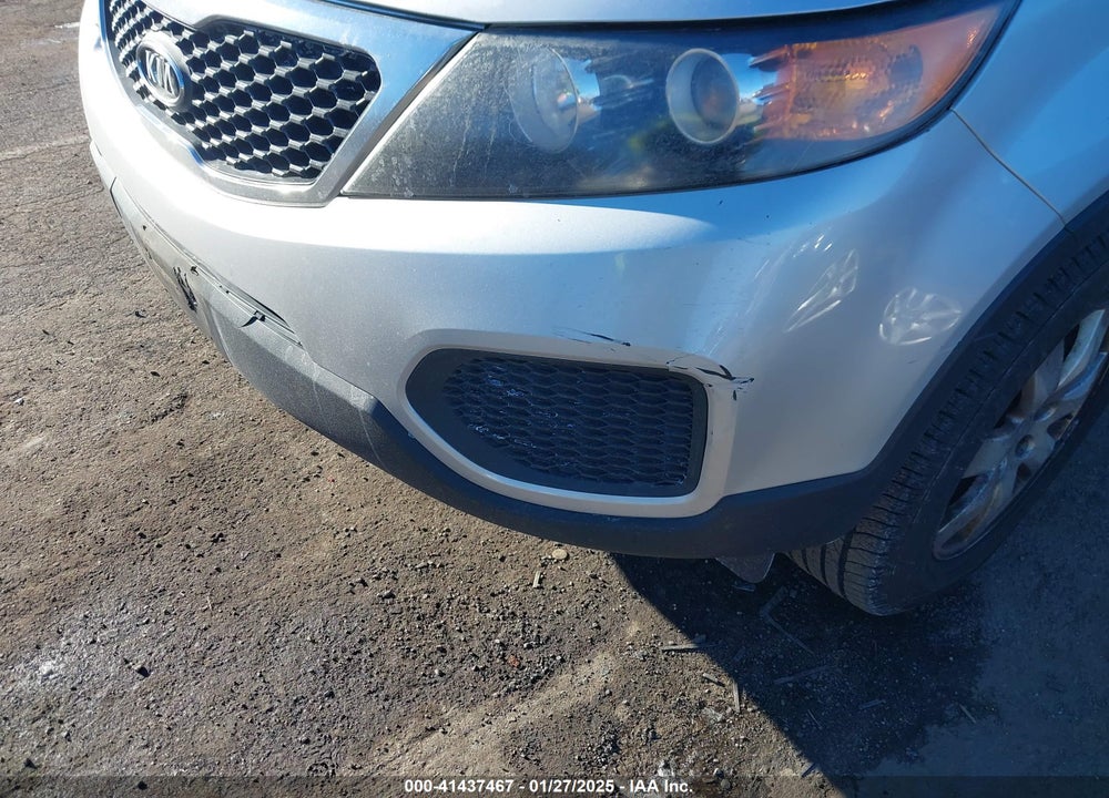 2012 KIA SORENTO LX VIN: 5XYKT3A18CG198253