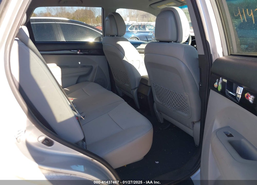2012 KIA SORENTO LX VIN: 5XYKT3A18CG198253