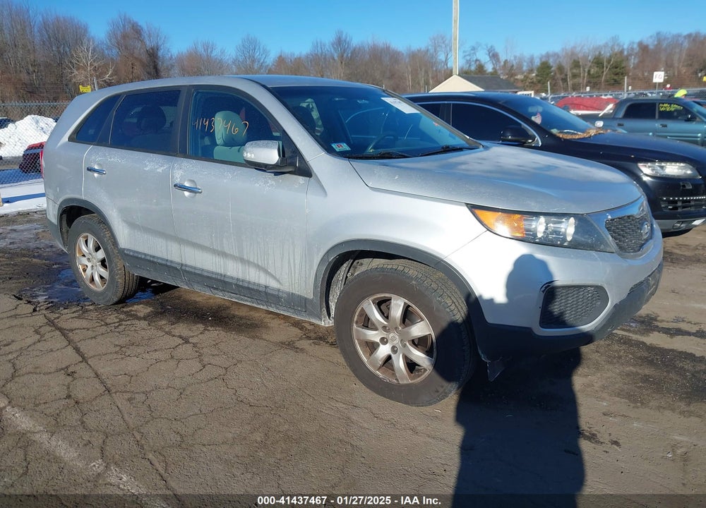 2012 KIA SORENTO LX VIN: 5XYKT3A18CG198253