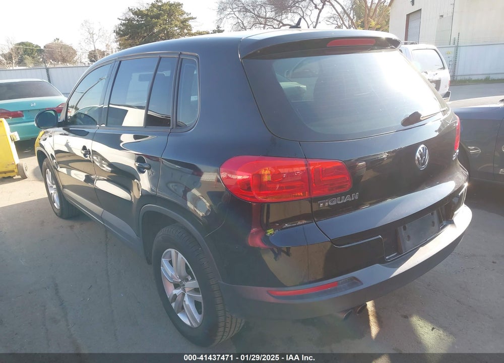 2013 VOLKSWAGEN TIGUAN S VIN: WVGAV7AX6DW557987