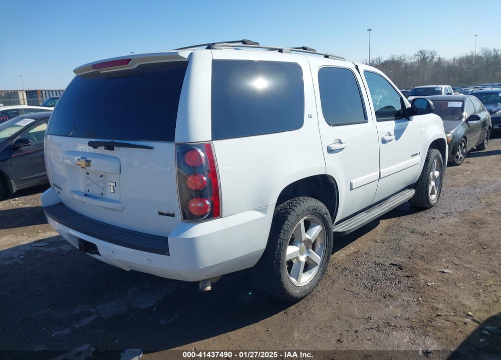 2008 CHEVROLET TAHOE LT W/3LT VIN: 1GNFC13078J137307