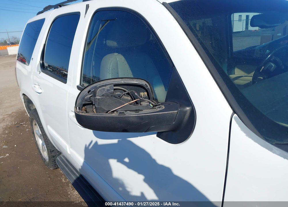 2008 CHEVROLET TAHOE LT W/3LT VIN: 1GNFC13078J137307