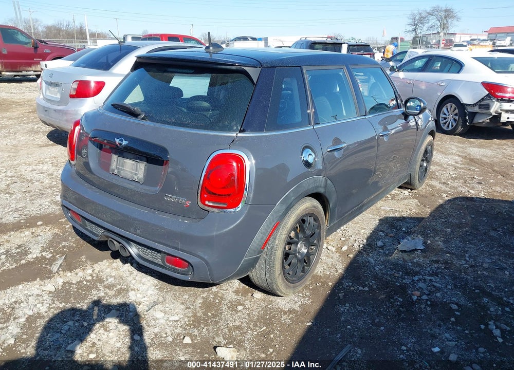 2015 MINI HARDTOP VIN: WMWXU3C52F2B56517