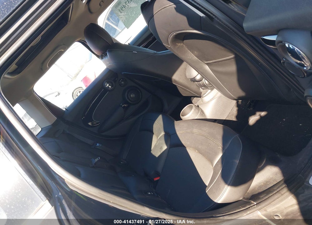 2015 MINI HARDTOP VIN: WMWXU3C52F2B56517