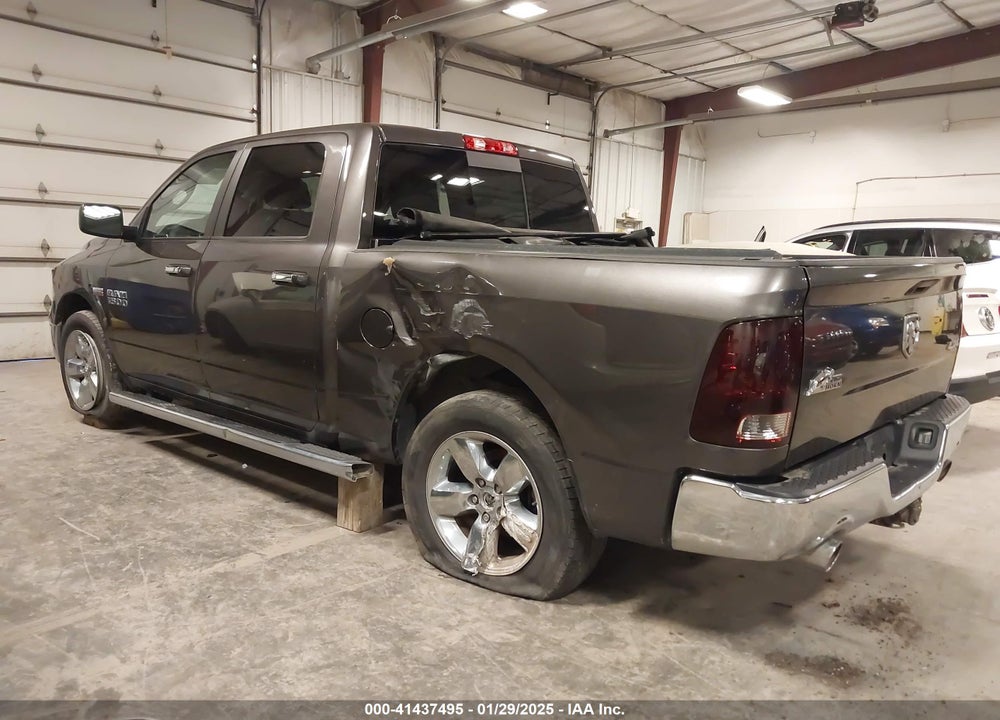 2015 RAM 1500 VIN: 3C6RR7LT4FG598052