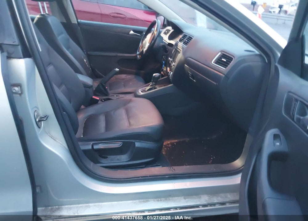 2011 VOLKSWAGEN JETTA 2.5L SE VIN: 3VWDX7AJ8BM007143