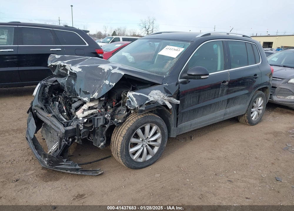 2011 VOLKSWAGEN TIGUAN SE VIN: WVGBV7AX1BW567294