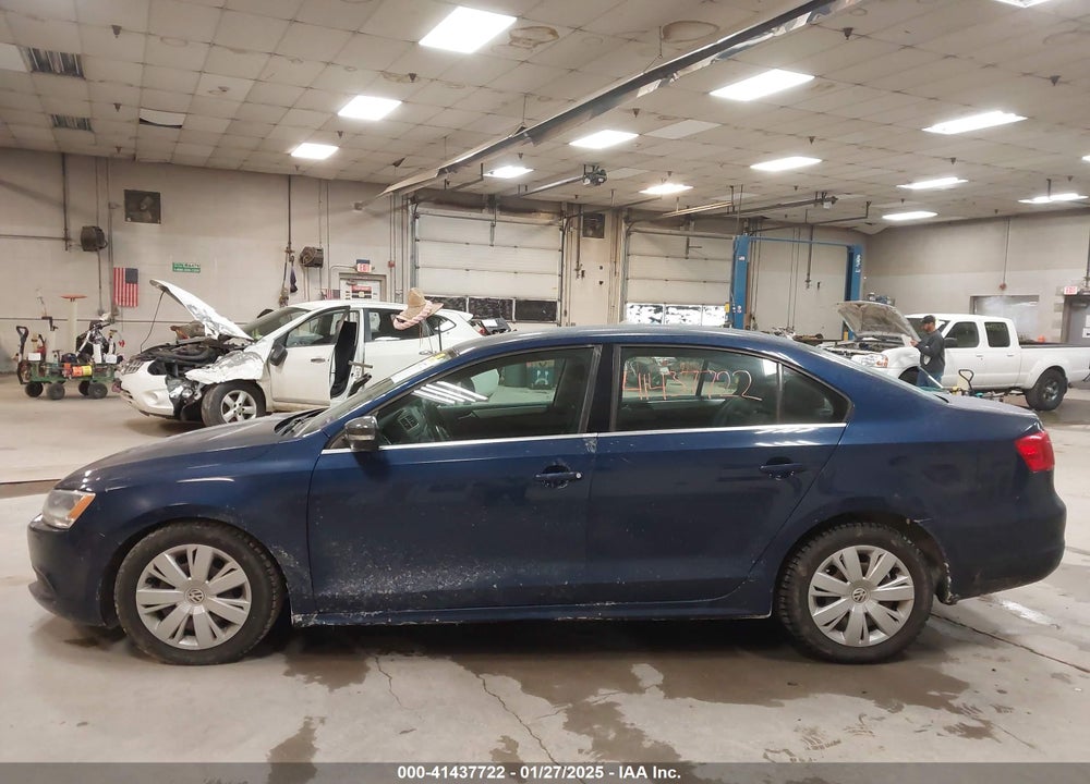 2013 VOLKSWAGEN JETTA VIN: 3VWDP7AJ1DM205629