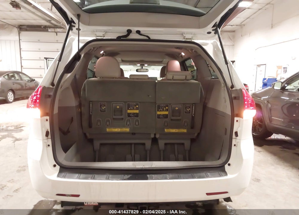 2014 TOYOTA SIENNA VIN: 5TDYK3DCXES454053