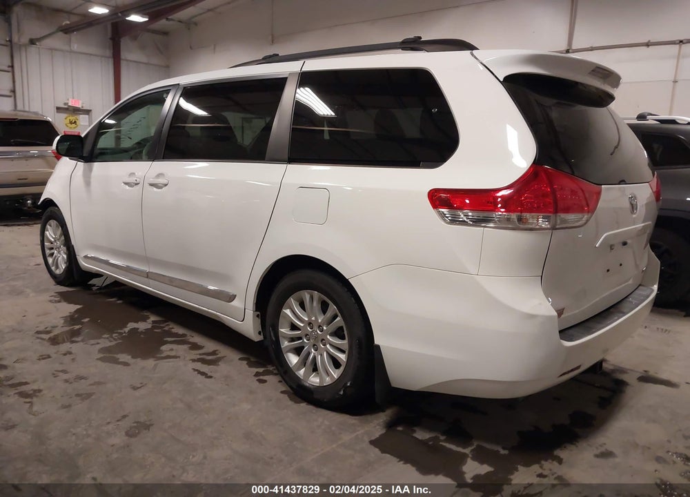 2014 TOYOTA SIENNA VIN: 5TDYK3DCXES454053