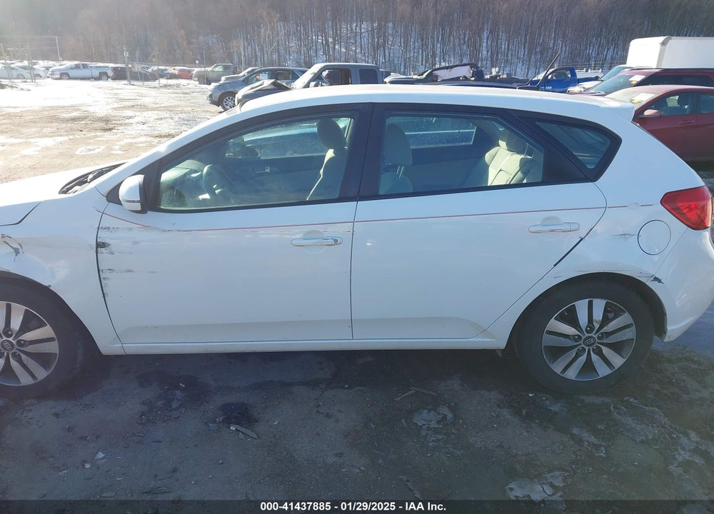 2013 KIA FORTE VIN: KNAFU5A26D5744588