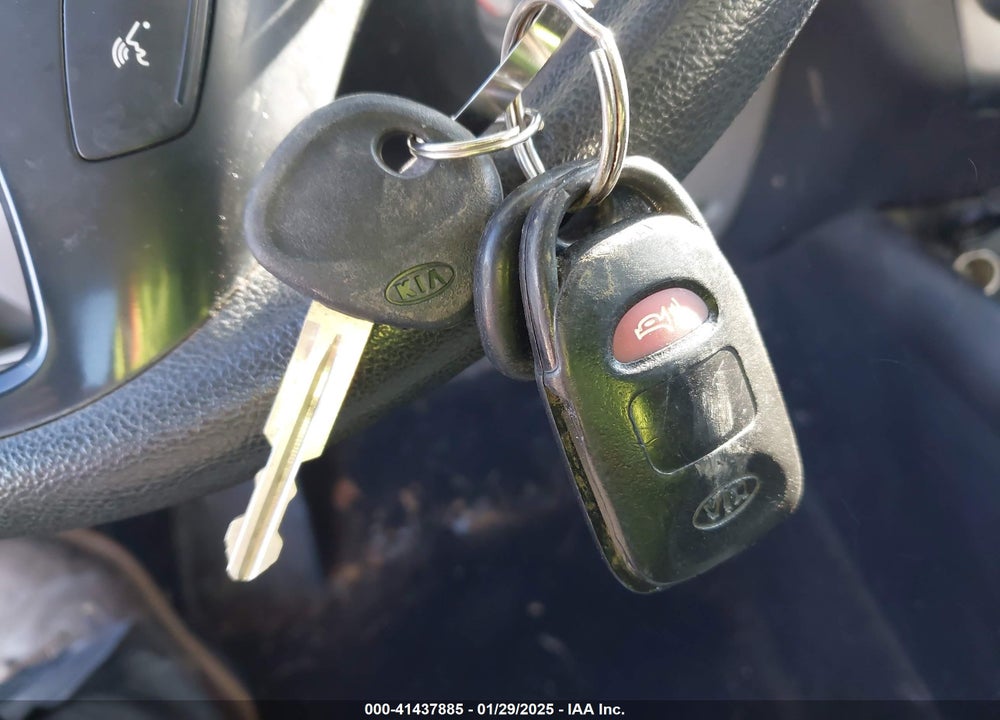 2013 KIA FORTE VIN: KNAFU5A26D5744588