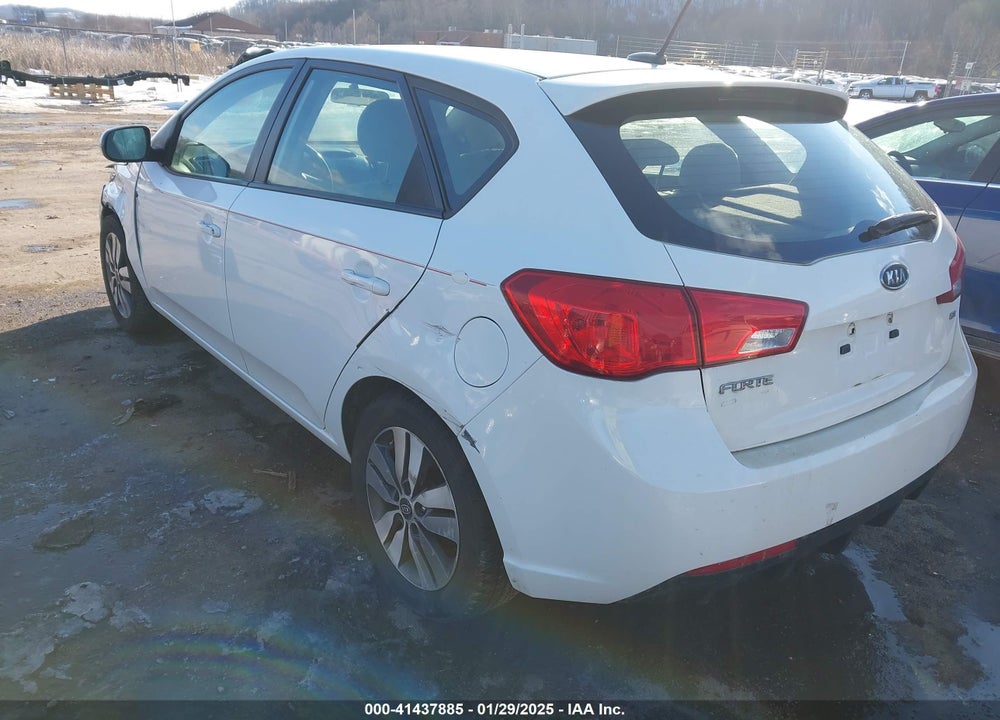 2013 KIA FORTE VIN: KNAFU5A26D5744588