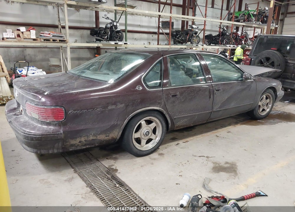 1996 CHEVROLET CAPRICE / IMPALA CLASSIC SS VIN: 1G1BL52PXTR177137