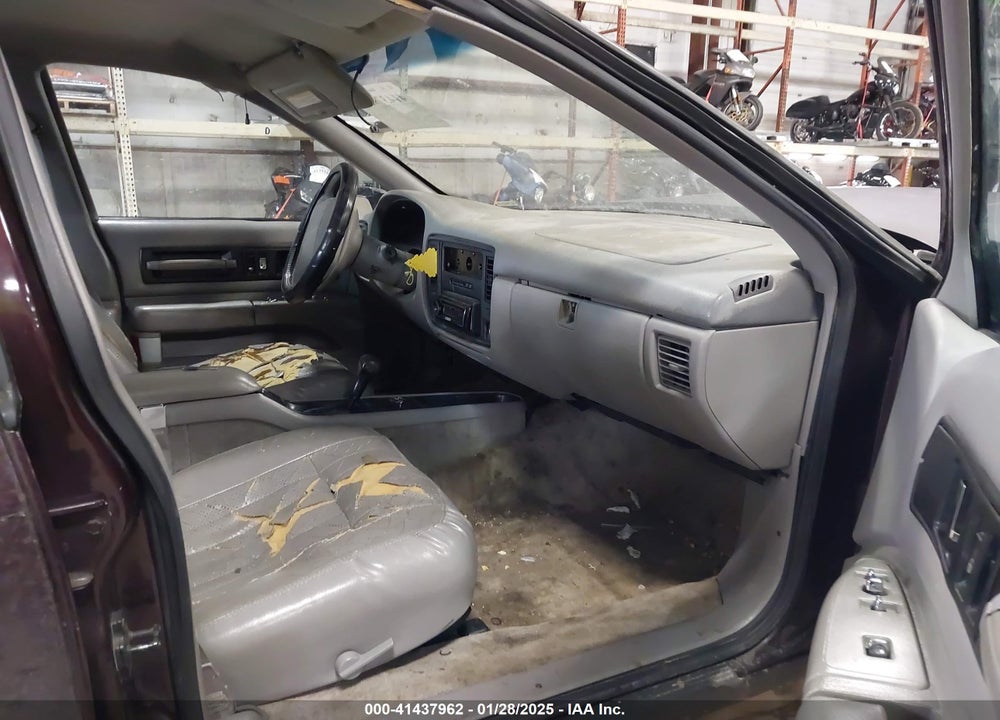 1996 CHEVROLET CAPRICE / IMPALA CLASSIC SS VIN: 1G1BL52PXTR177137